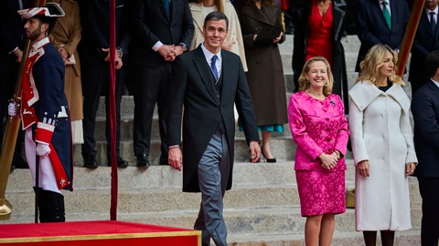 Pedro Sánchez junto a las vicepresidentas del Gobierno Yolanda Díaz y Nadia Calviño