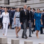 Llegada de los reyes, la princesa de Asturias, la infanta y el presidente del gobierno al Congreso para la jur