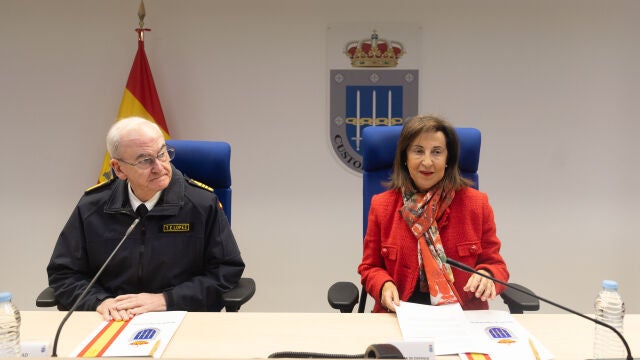 Robles visita el mando de operaciones (MOPS) de Pozuelo de Alarcón (Madrid) 