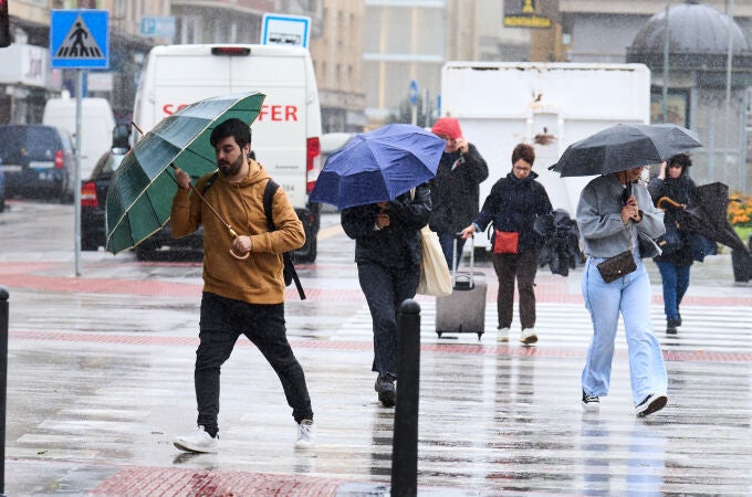 La borrasca Ciarán crece, con precipitaciones y vientos fuertes en Madrid