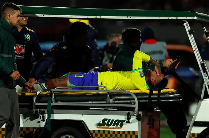Neymar, operado con éxito de su rodilla izquierda
