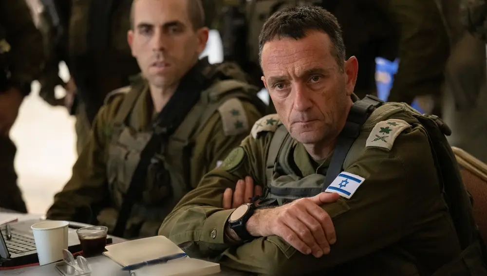 O.Próximo.- El jefe de las Fuerzas Armadas israelíes visita el interior de la Franja de Gaza