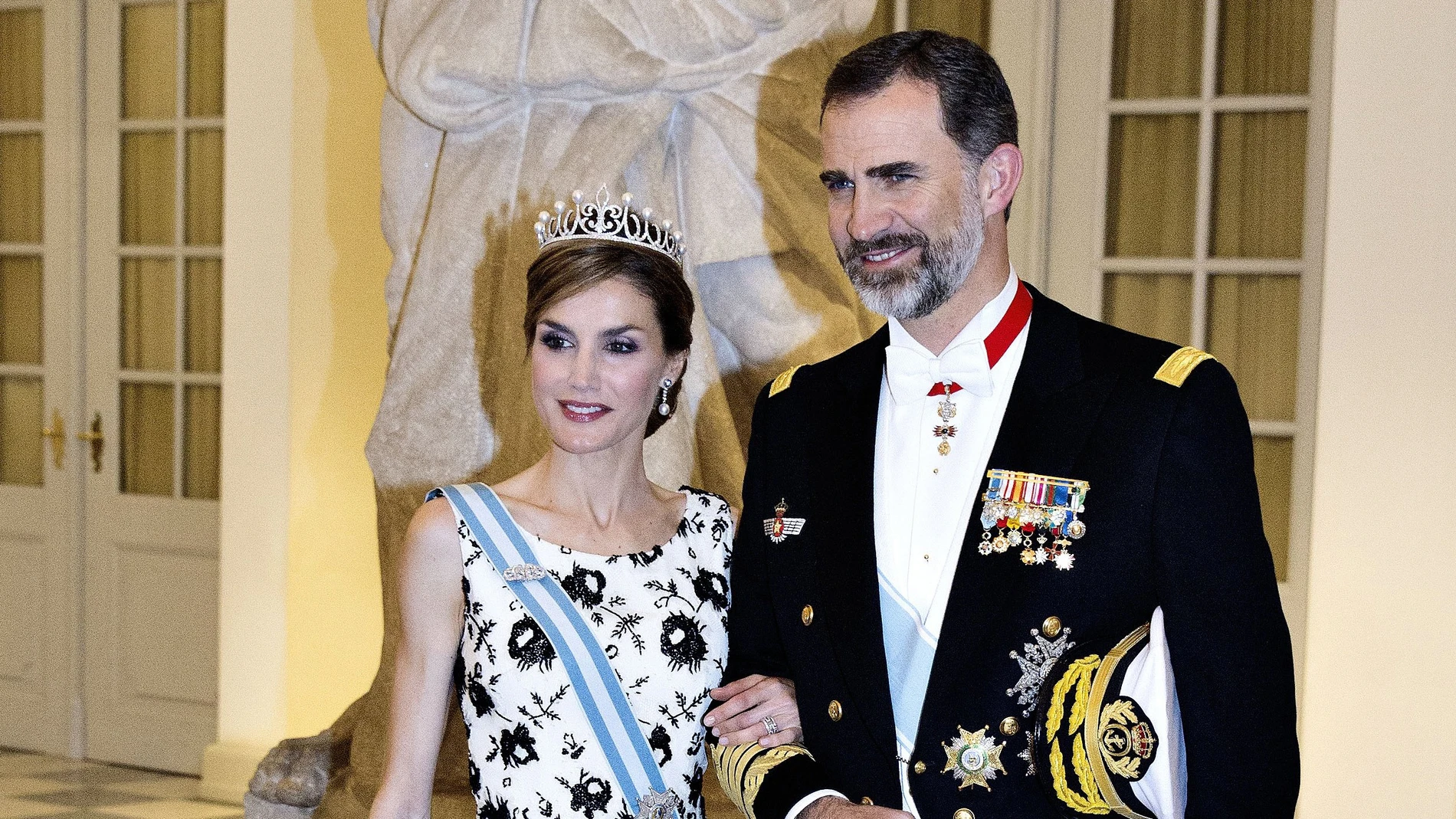 Queen Letizia and King Felipe VI of Spain arrive for a gala dinner to celebrate Danish Queen Margrethe's 75th birthday at Christiansborg Palace in Copenhagen, Wednesday April 15, 2015. 