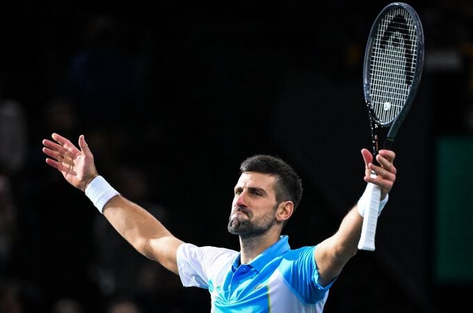 Djokovic celebra su victoria ante Rublev