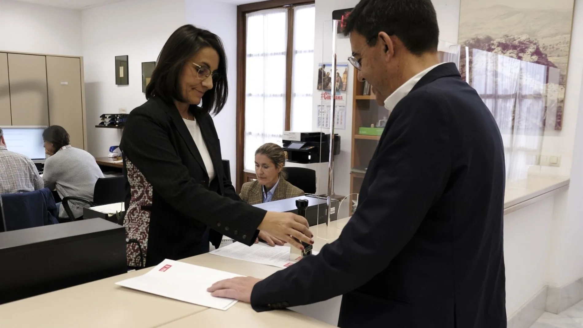 Mario Jiménez, en el registro del Parlamento