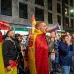 Miles de personas se concentran en sedes del PSOE contra la amnistía 