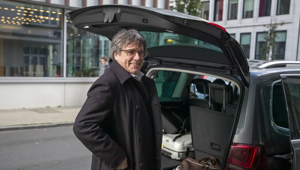 El expresidente de la Generalitat Carles Puigdemont a su salida del Parlamento Europeo, en Bruselas (Bélgica), el pasado día 3