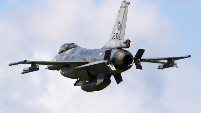 Ucrania.- Países Bajos envía cinco cazas F-16 a Rumanía para entrenar a pilotos ucranianos