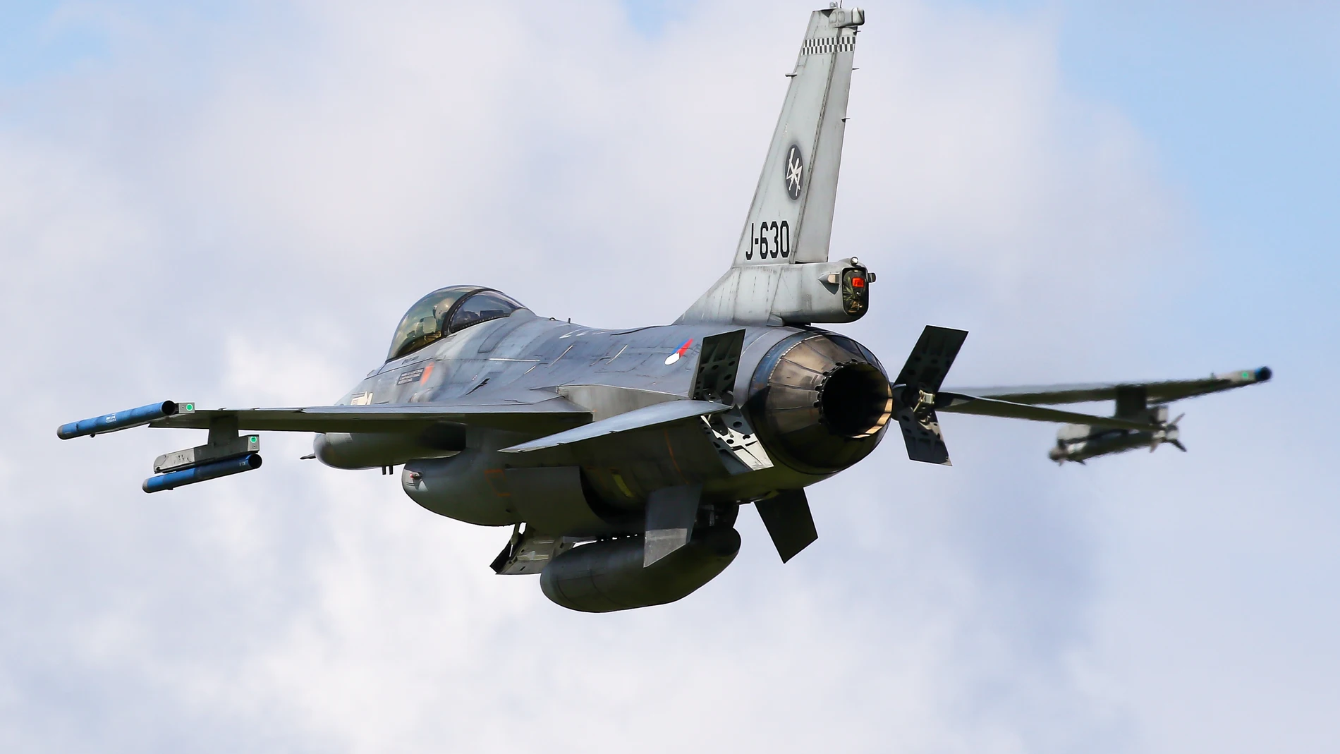 June 21, 2018 - Volkel, Noord-Brabant, Netherlands - Dutch Air Force F-16 for a go-around at Volkel Airbase. (Foto de ARCHIVO) 21/06/2018