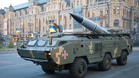 Misil táctico Tochka-U en el ensayo para el desfile militar del Día de la Independencia en Kiev, 2018.