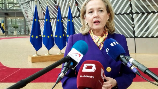 Calviño dice que no bastan las normas nacionales para regular el "reto global" de la IA