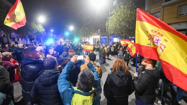 Protesta ante la sede del PSOE en Burgos