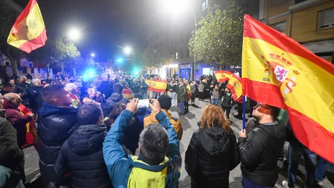 Protesta ante la sede del PSOE en Burgos