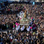 Madrid celebra la festividad de su patrona, la Virgen de la Almudena, en una jornada festiva donde los represe