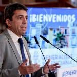 Carlos Mazón ha celebrado con representantes del sector la derogación de la tasa turística