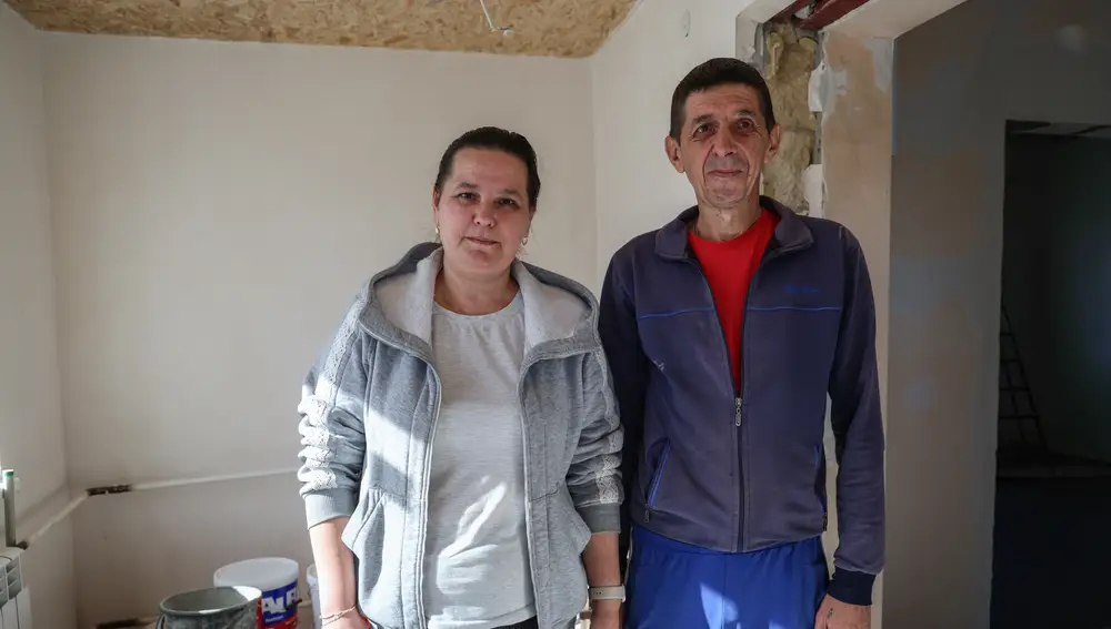 Tetiana y su marido reconstruyen su vivienda en Pervomaiske, en el óblast de Mikolaiv. Su casa fue bombardeada por los rusos en 2022