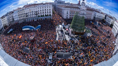 Manifestación del 12 de Noviembre en la Puerta del Sol contra la amnistía .