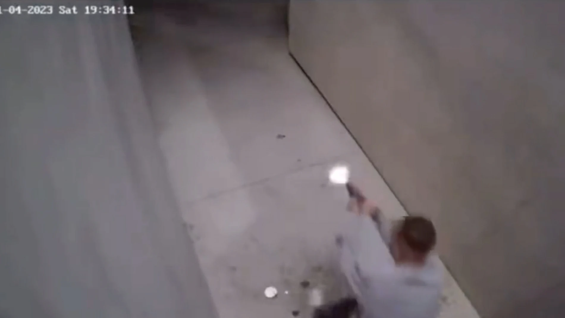 En Estados Unidos, un hombre se defiende disparando contra los asaltantes que intentaban allanar su casa