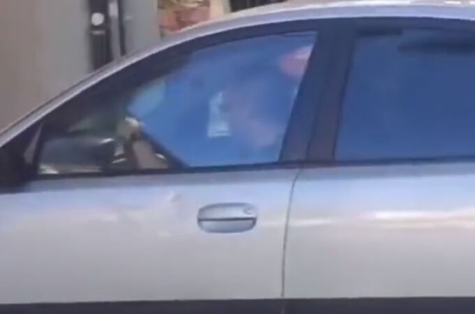 Estrella el coche contra un cajero automático porque no le daba dinero
