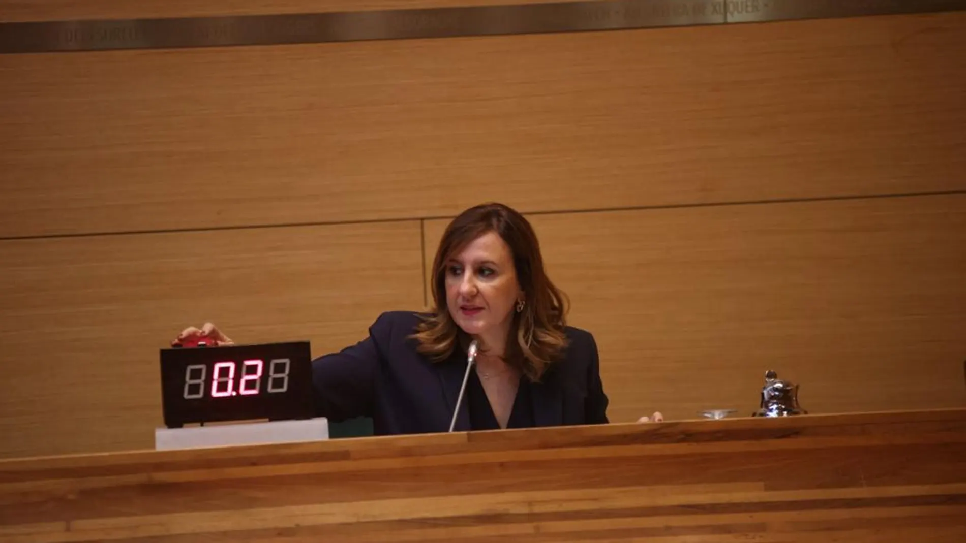 La alcaldesa Catalá dirige el pleno del Ayuntamiento de Valencia
