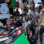 La Policía Nacional consigue la retirada del mercado ilícito de 1.777 artículos textiles, de marcas de lujo, todos ellos falsificados