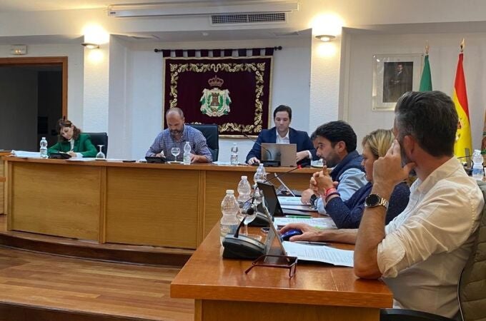 Cádiz.- Los Barrios saca adelante una moción contra la ley de amnistía con la abstención del PSOE