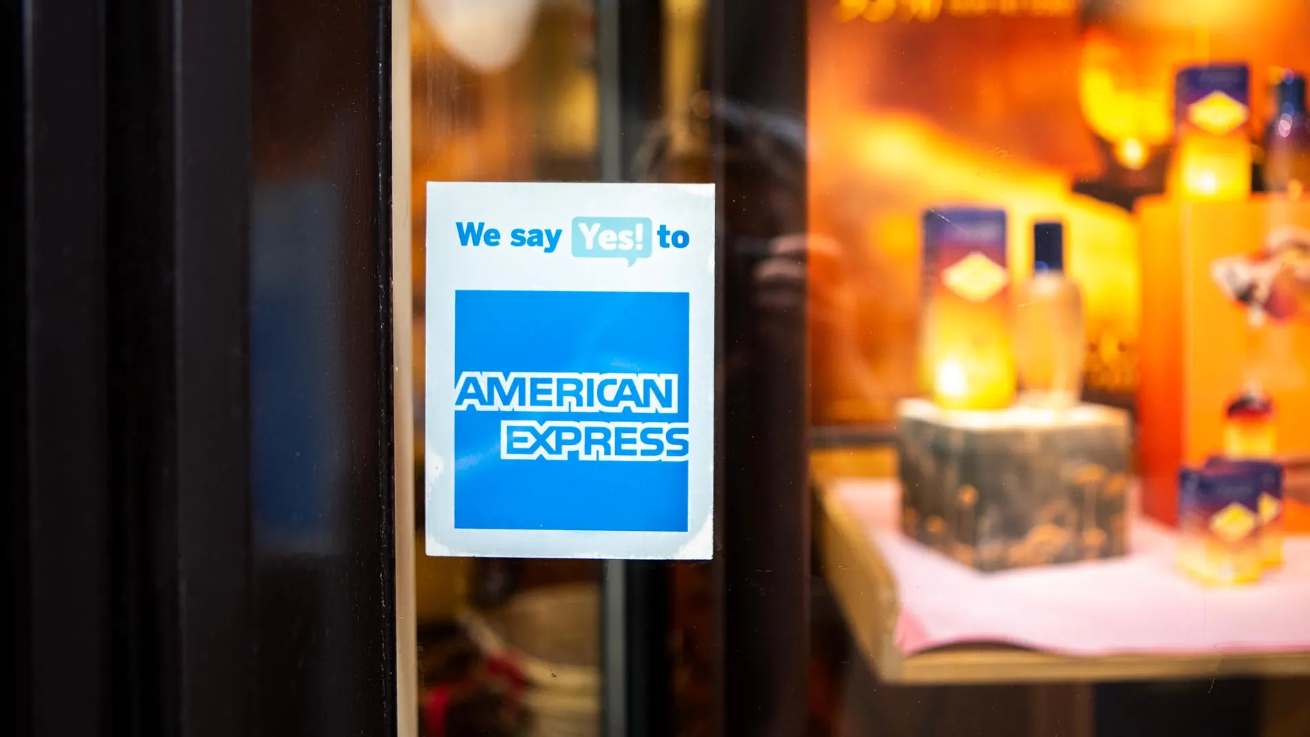 El logotipo de American Express es cada vez más habitual en todo tipo de comercios
