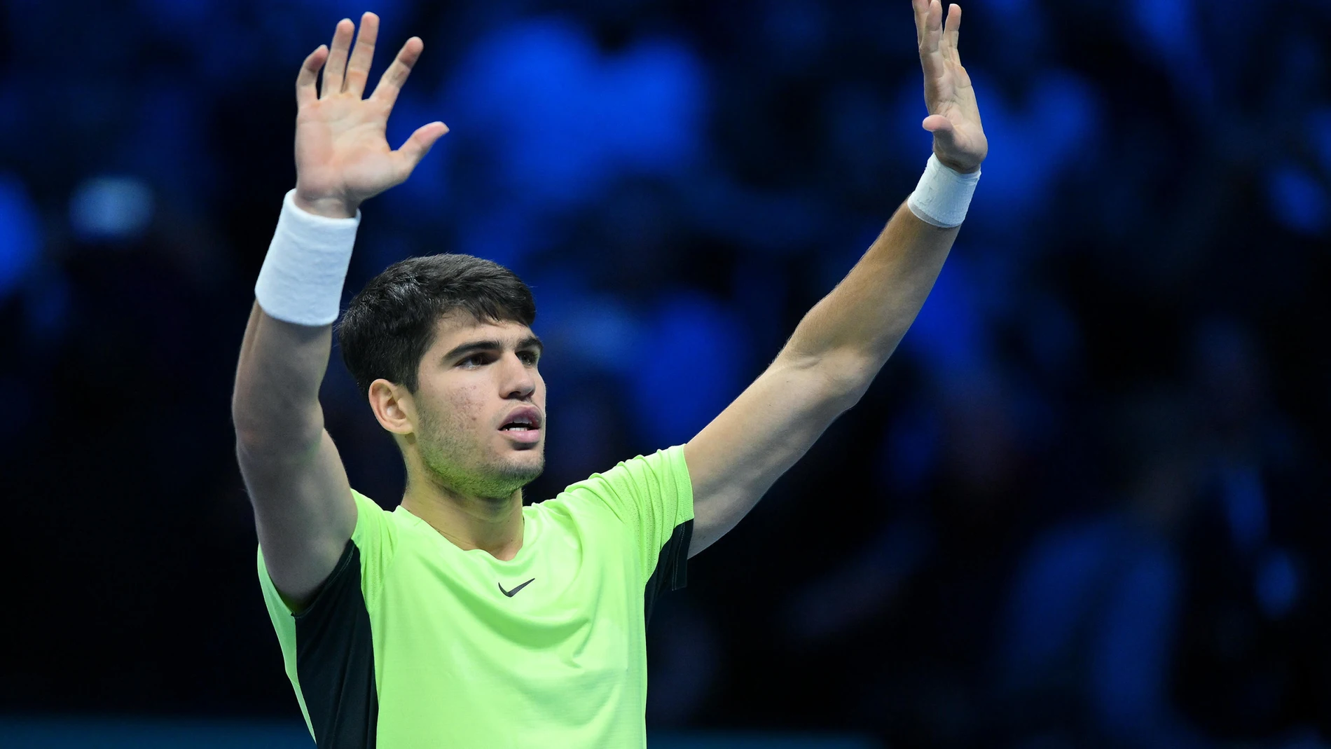 Turin (Italy), 15/11/2023.- Carlos Alcaraz of Spain celebrates after winning his round robin match against Andrey Rublev of Russia at the Nitto ATP Finals tennis tournament in Turin, Italy, 15 November 2023. (Tenis, Italia, Rusia, España) EFE/EPA/ALESSANDRO DI MARCO 