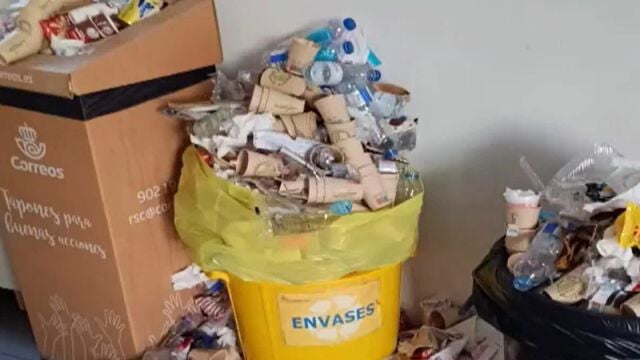 Suciedad en una oficina de Correos