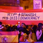 Protestas durante el primer día del debate de investidura del líder del PSOE, Pedro Sánchez