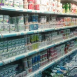 Zona de yogures en un supermercado