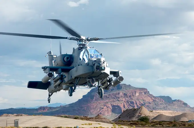 Enemigo a las puertas: empieza la construcción de los Apache AH-64E para Marruecos, el helicóptero más letal del mundo
