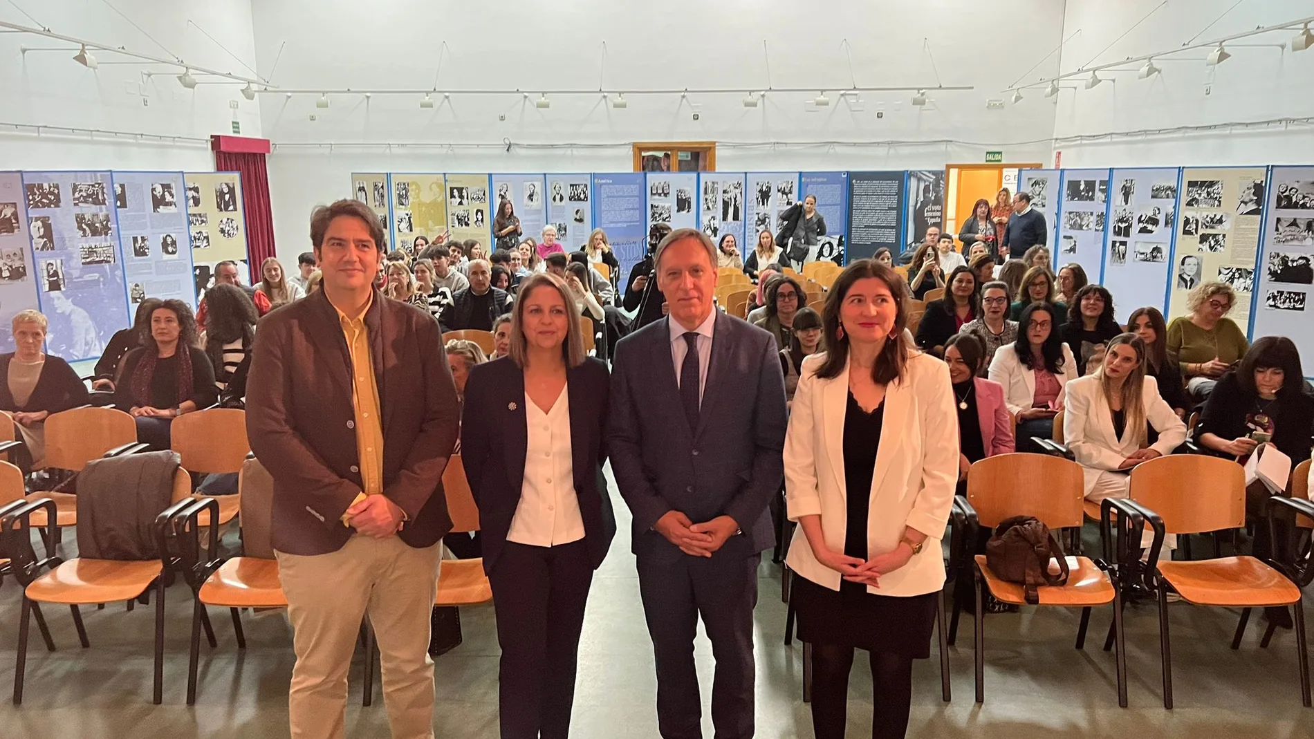 El alcalde de Salamanca, Carlos García Carbayo, participa en las jornadas ‘Mujer, Empresa y Emprendimiento’
