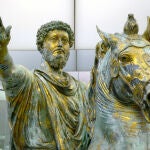 Marco Aurelio: un filósofo estoico para tiempos revueltos / La célebre estatua ecuestre de Marco Aurelio que se conserva en Roma