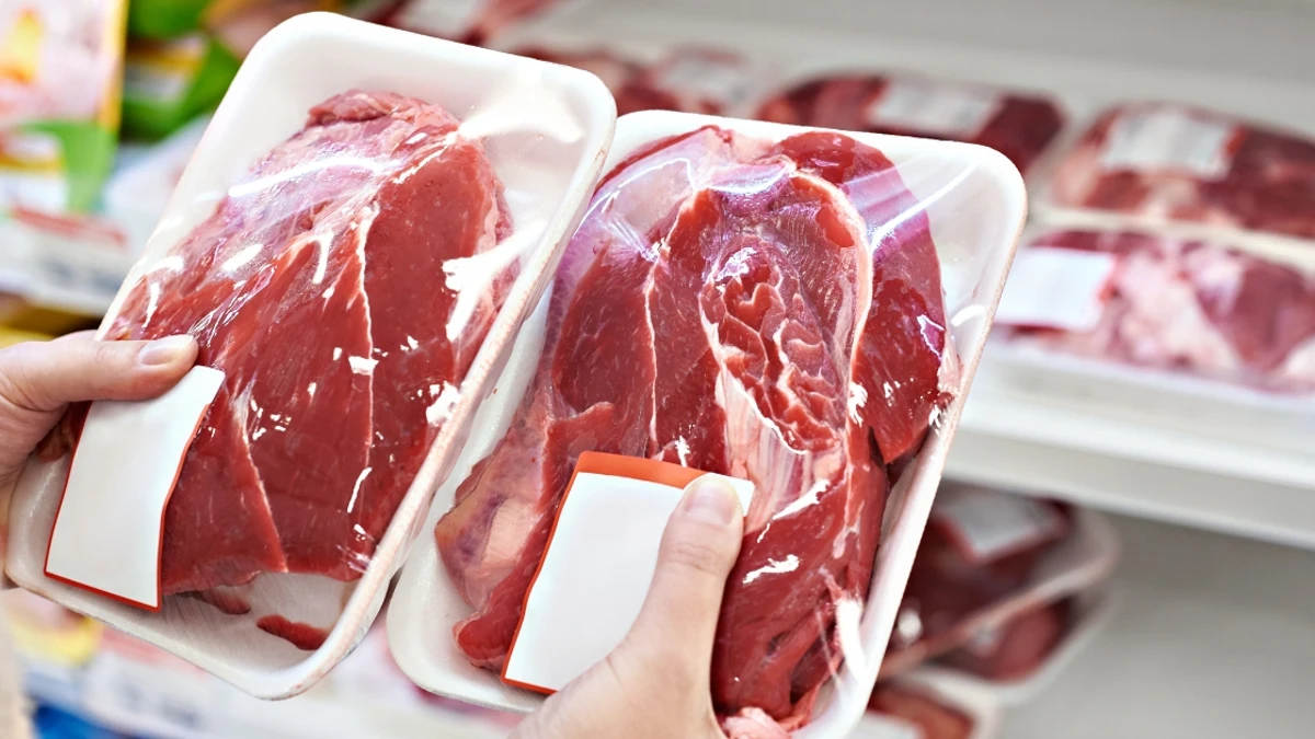 Alerta alimentaria: hallan superbacterias en la carne a la venta para consumo humano