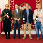 El presidente de la Diputación de Valladolid, Conrado Íscar, entrega los galardones