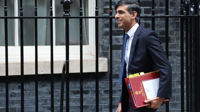 British Prime Minister Sunak leaves for Prime Minister's Questions