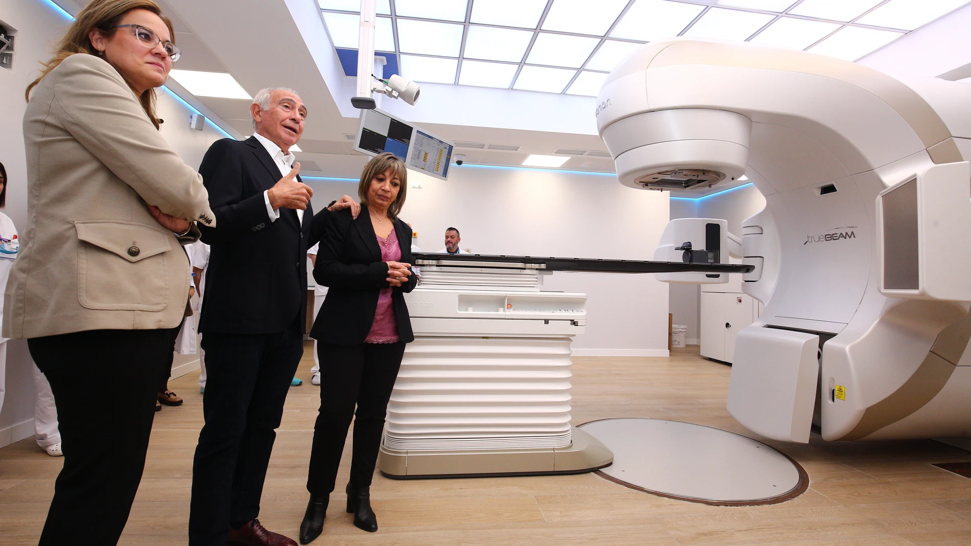 Presentación de la nueva unidad de radioterapia de Clínica Ponferrada
