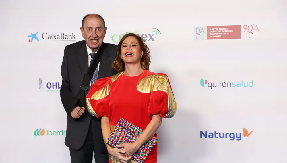 Mauricio Casals y Agatha Ruiz de la Prada durante la fiesta del XXV Aniversario de La Razón