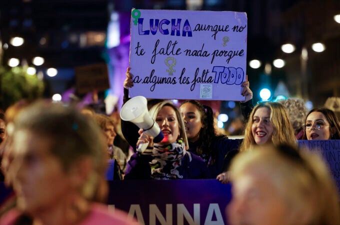 Imagen de la manifestación celebrada esta tarde en Valencia contra la violencia de género