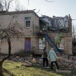Uno de los edificios golpeados por los drones rusos en Kyiv