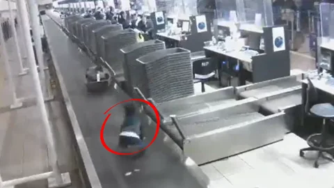 Unos padres se llevan el susto de sus vidas al perder a su hijo en el aeropuerto