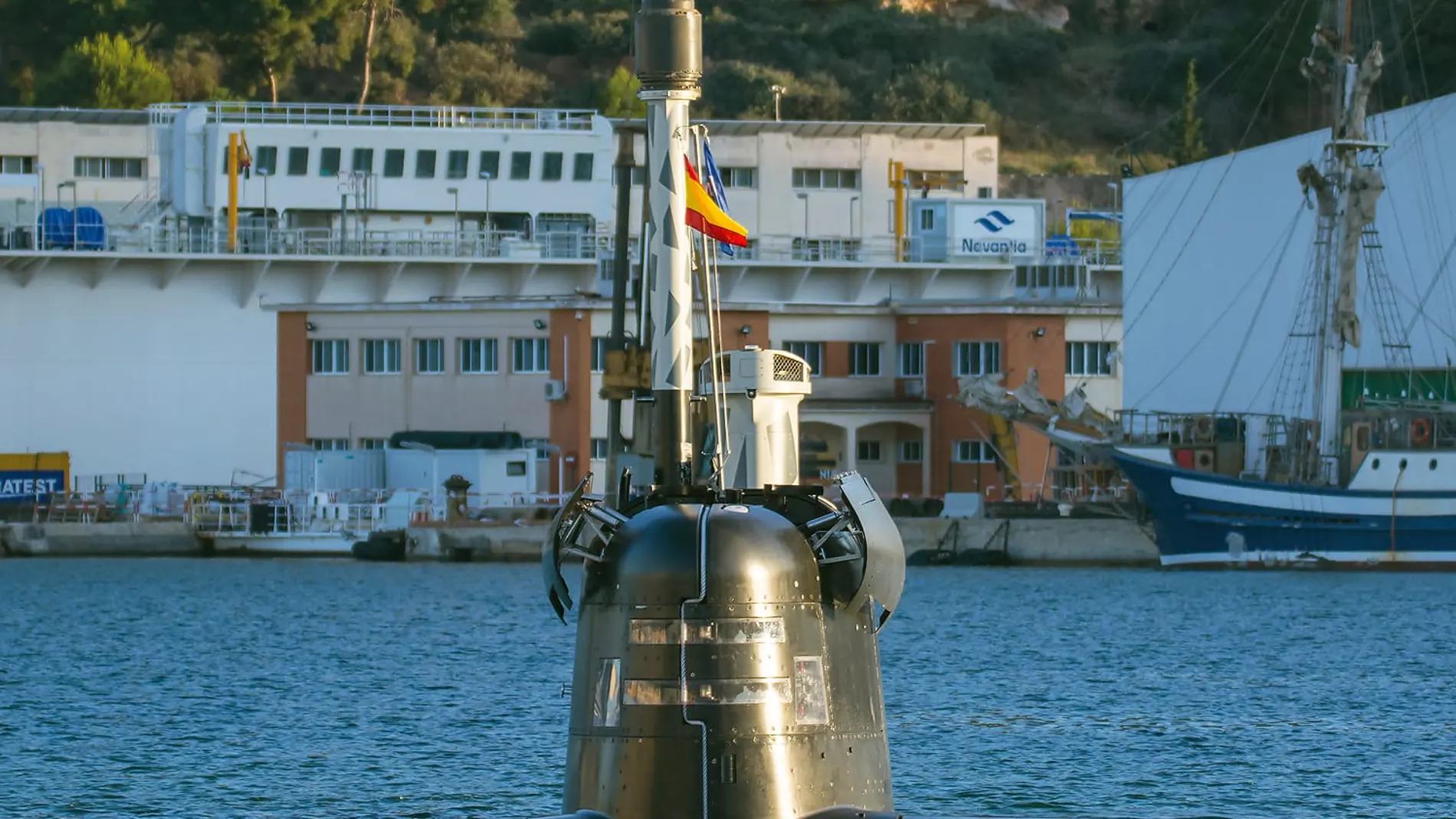 Imagen del S-81 Isaac Peral en la bahía de Cartagena