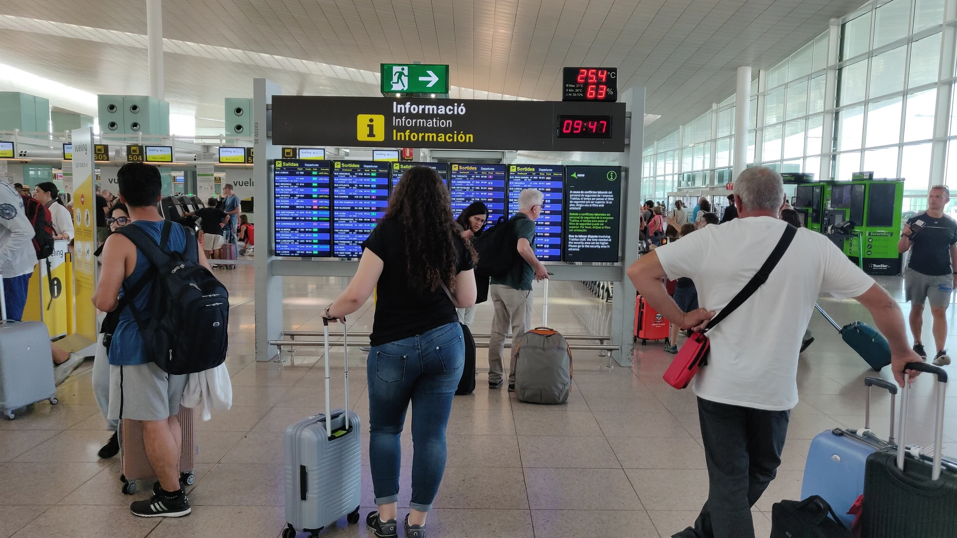 Economía/Empresas.- Desconvocan la huelga de 'handling' en los aeropuertos de Aena para el puente de diciembre