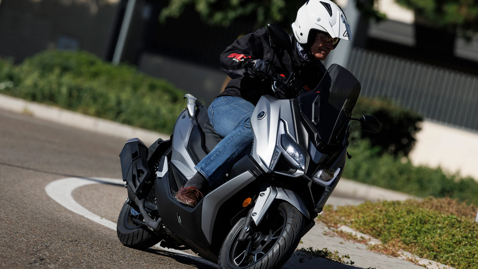 Voge SR1 125: más allá de un scooter