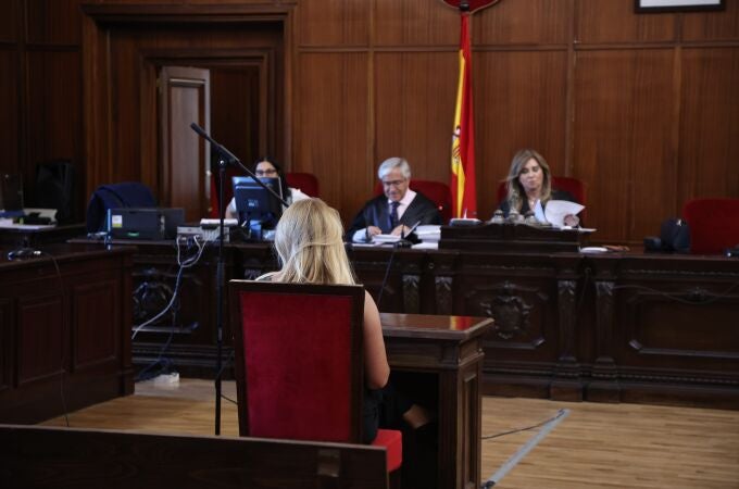 El TSJA confirma la pena de 38 años a la condenada por asesinar a sus vecinos en Dos Hermanas (Sevilla)