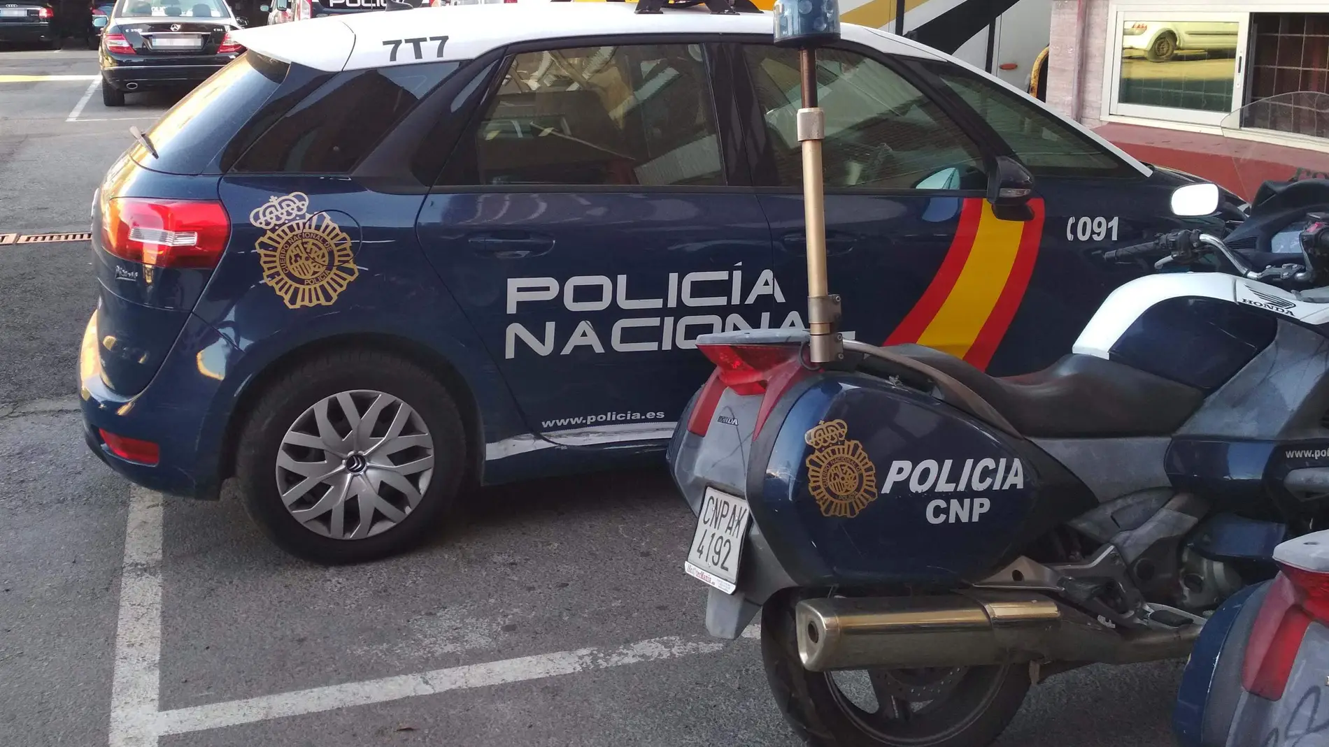 MADRID.-Sucesos.- Desmantelada una banda criminal y detenidas 20 personas por 48 hurtos en sucursales bancarias de la región
