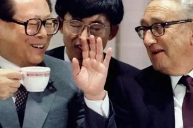 China lamenta la pérdida de «su viejo amigo Kissinger»