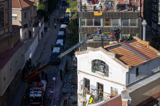 Los Mossos entran en el interior de el Kubo y la Ruïna de Barcelona