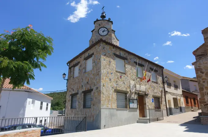 Un pueblo de Toledo ofrece casa gratis a quien se encargue de reabrir su bar municipal y ofrezca menús diarios